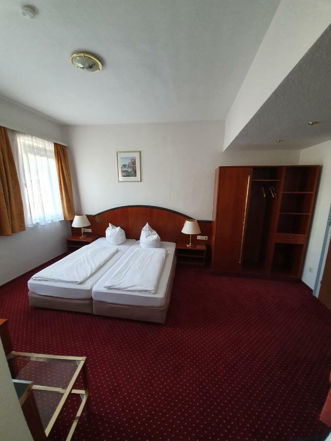 Hotel & Restaurant Krone Rehau Exteriör bild